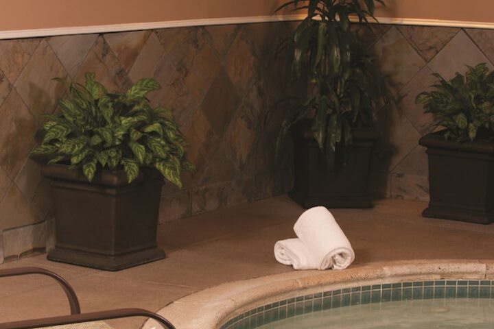 Indoor spa tub