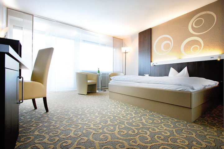 Room 3 of 81