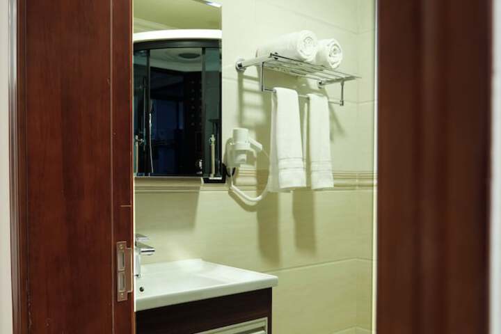 Room 40 of 73