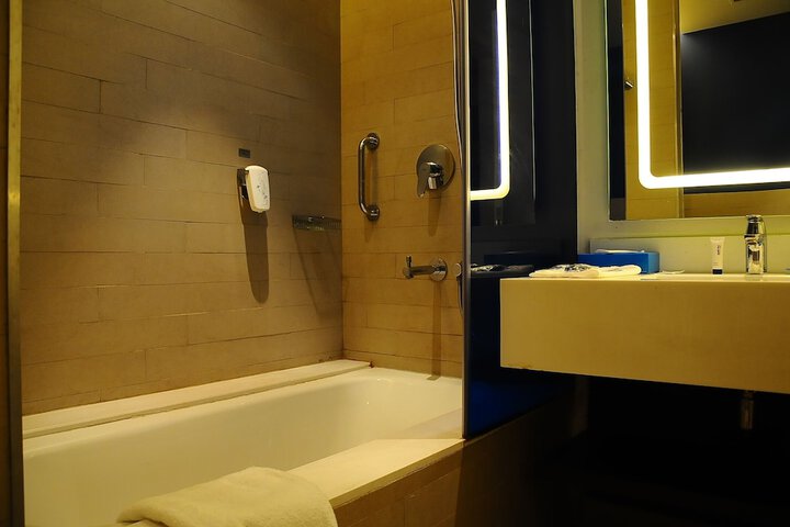 Room 18 of 49