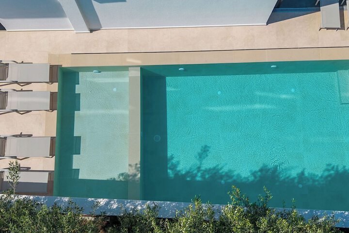 Pool 72 of 115