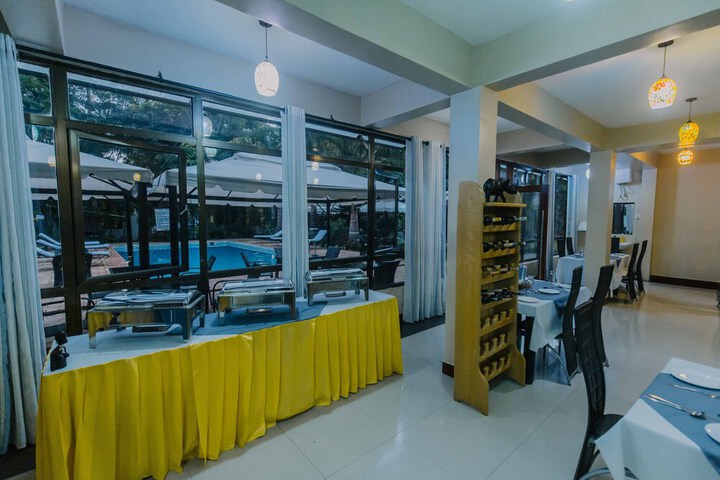 Dining 78 of 126