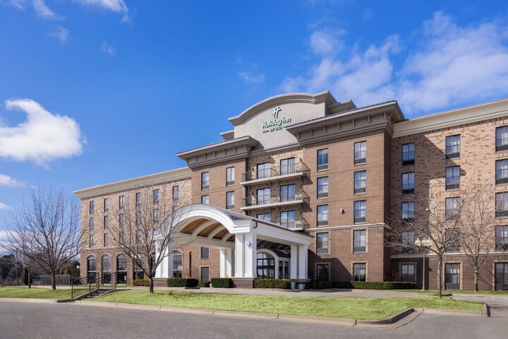 Hotel 72 of 76