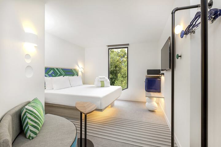 Room 20 of 73