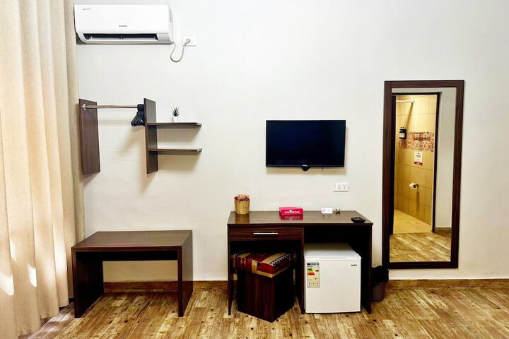 Room 44 of 114
