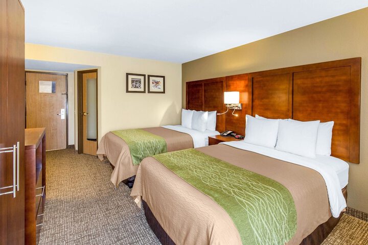 Room 8 of 33