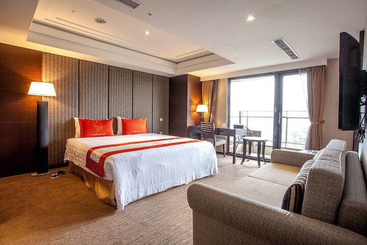 Room 21 of 90