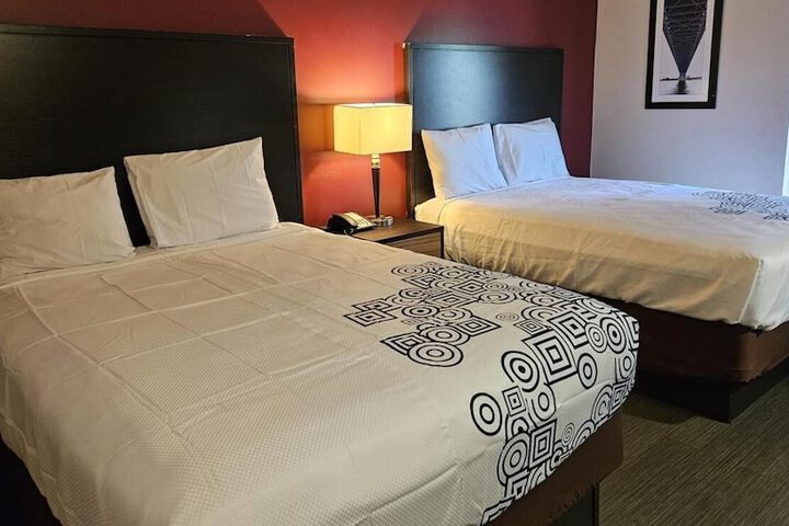2 Double Beds (2 of 6)