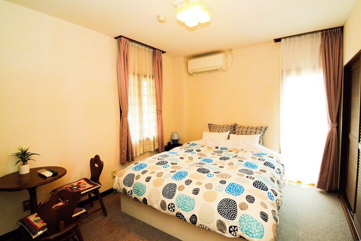 Room 2 of 30