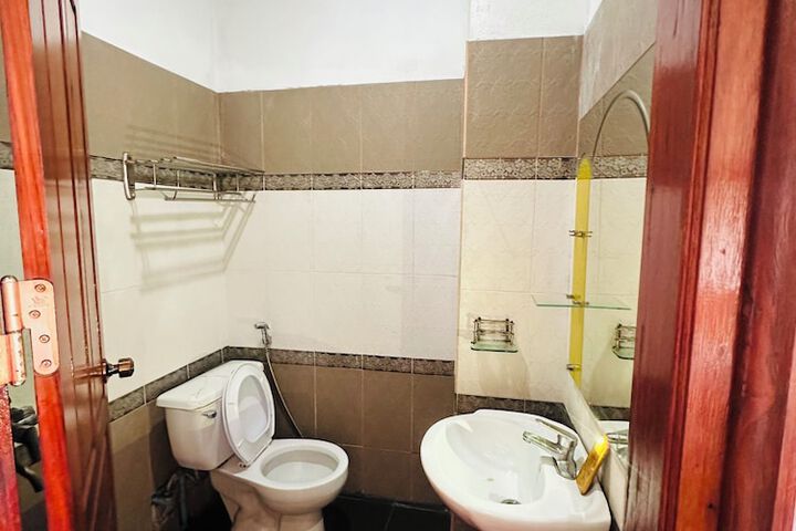 Room 128 of 149