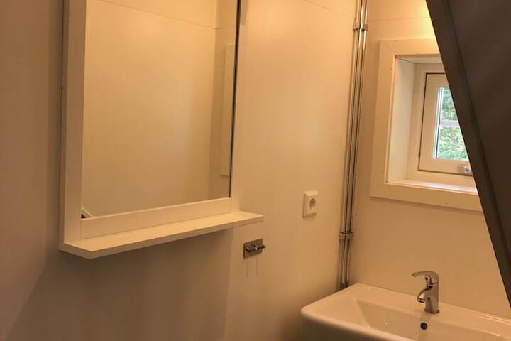 Room 35 of 54