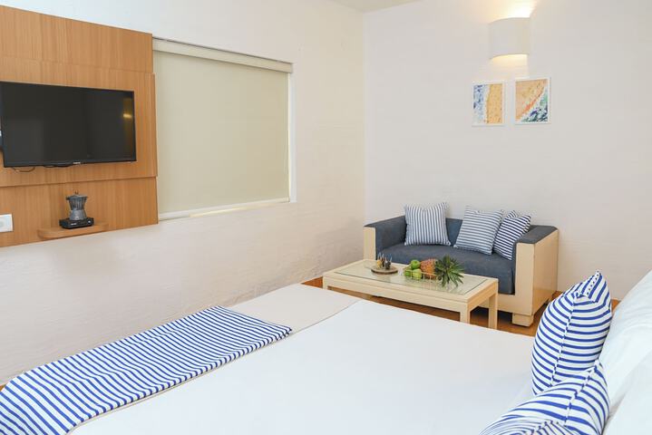 Room 2 of 60