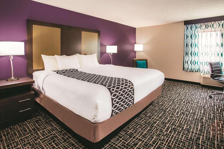 1 King Bed (9 of 14)