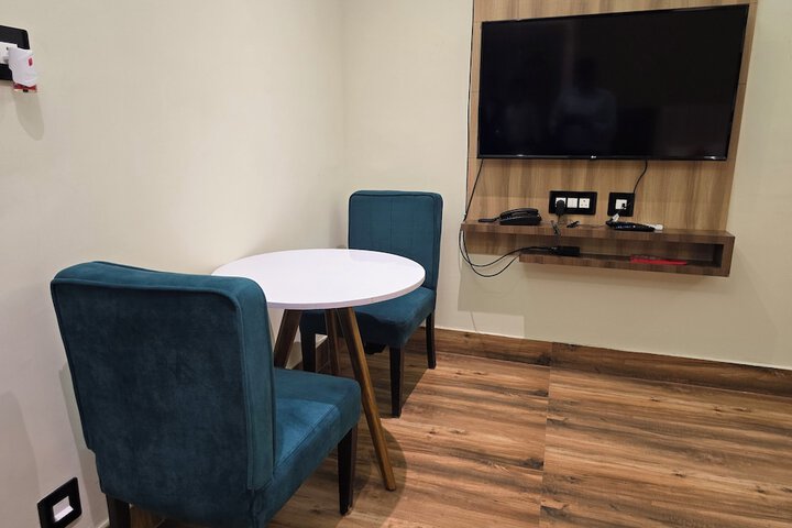 Room 5 of 15