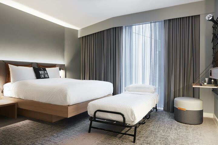 Room 3 of 40