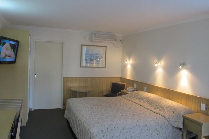 Room 12 of 42