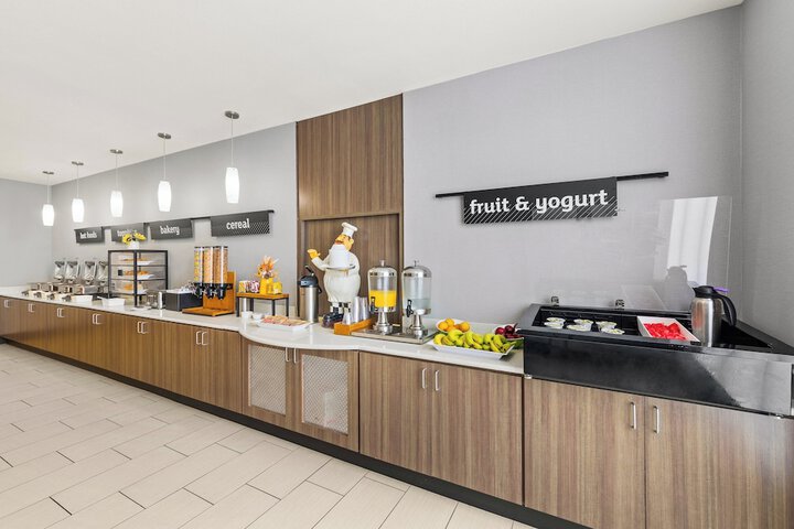 Breakfast/Coffee Service 33 of 44