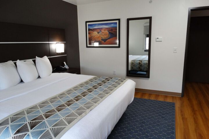 Room 11 of 40