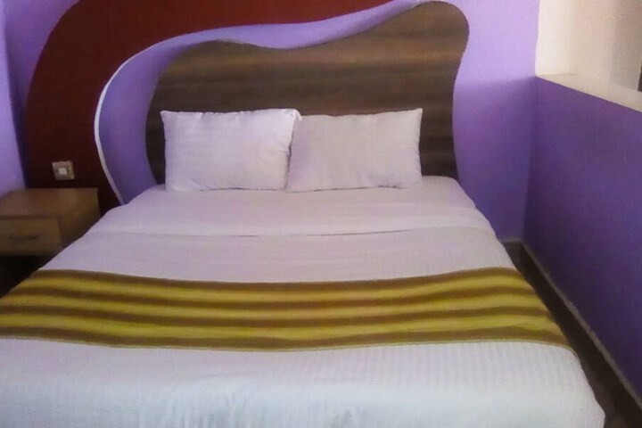 Room 8 of 29