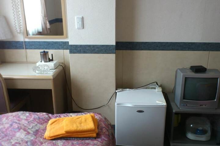 Room 12 of 17