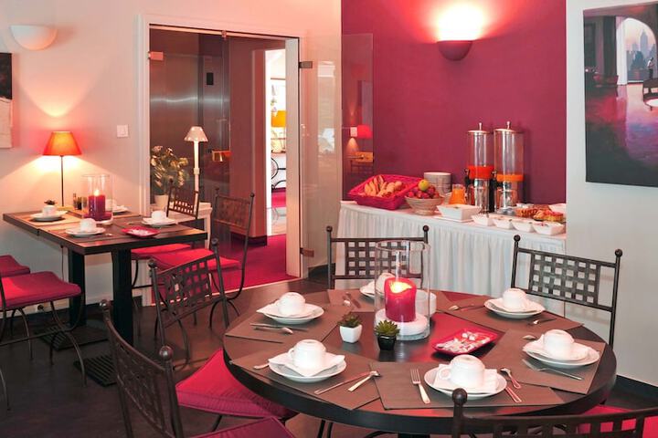 Breakfast area