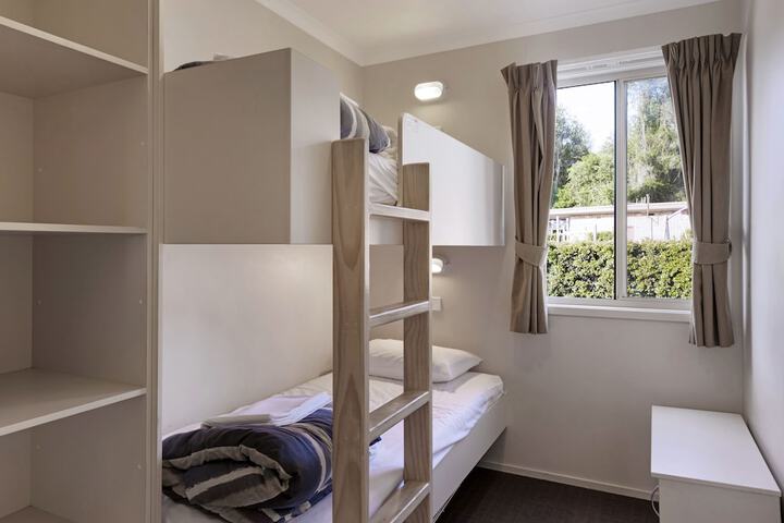 Room 16 of 63