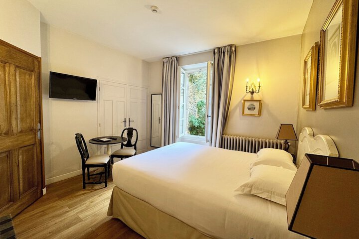 Room 14 of 50