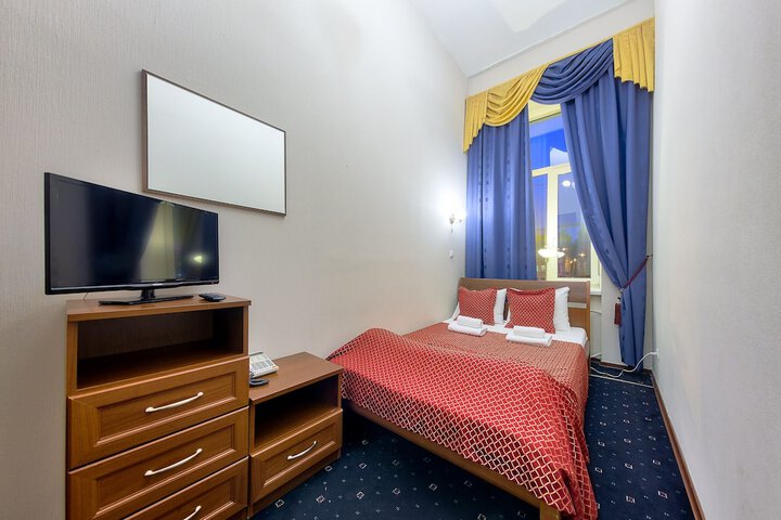 Room 18 of 48
