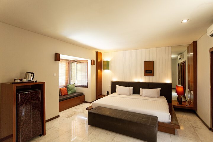Room 19 of 112