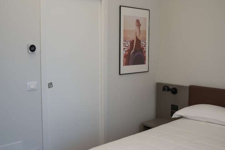 Room 43 of 128