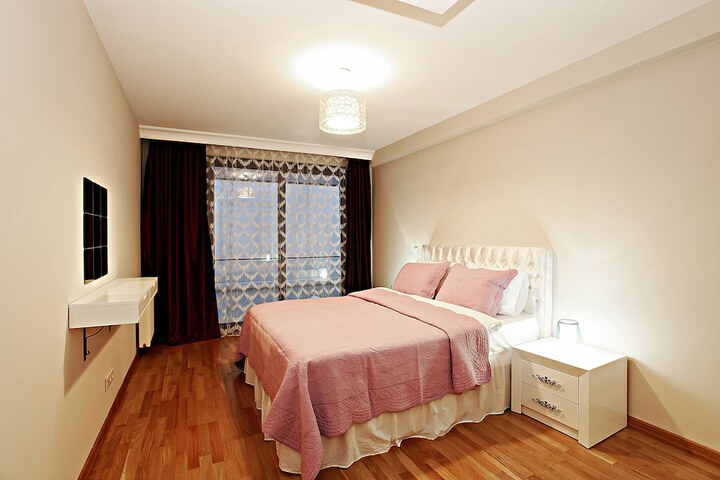 Room 13 of 74