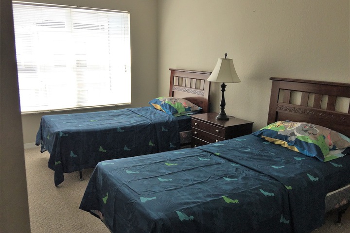Room 2 of 10