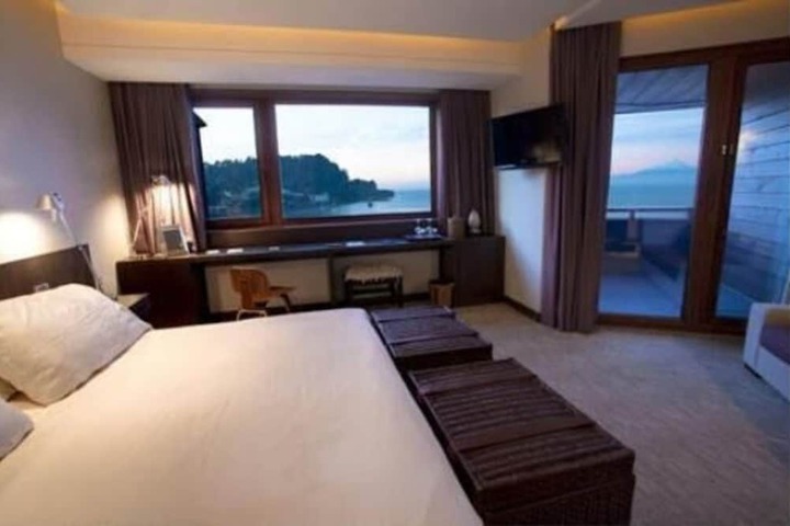 Room 9 of 29