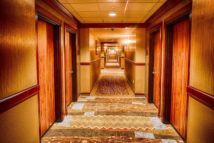 Ballroom/Hall 48 of 52