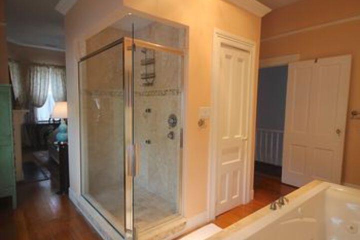 Room 3 of 137