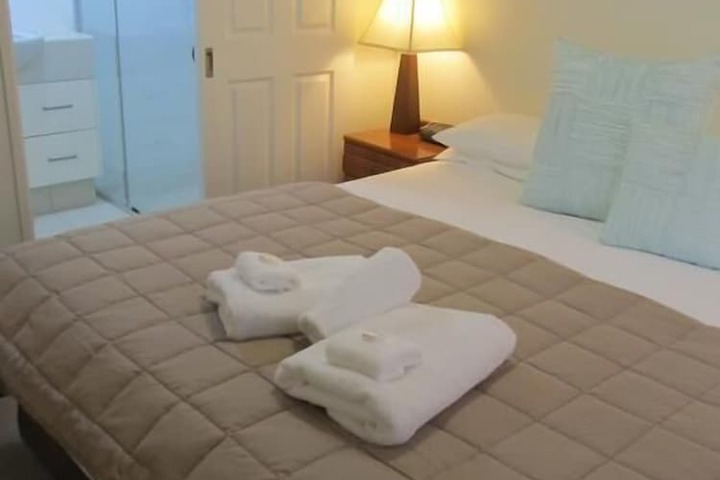 Room 4 of 28