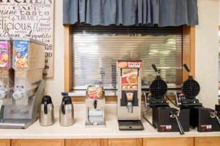 Breakfast/Coffee Service 11 of 38