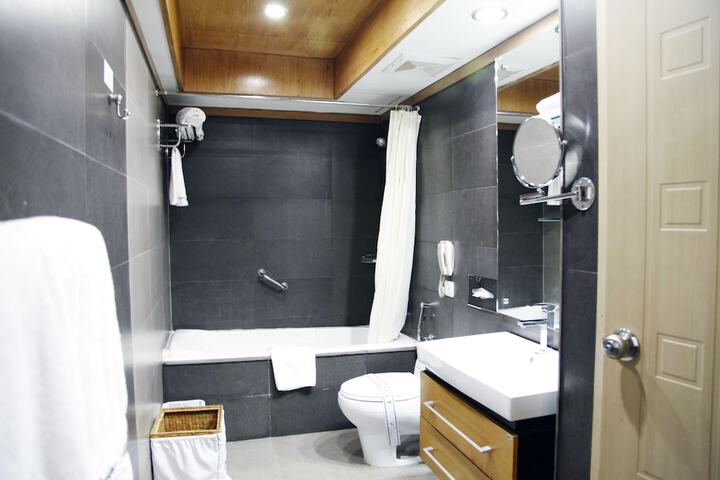 Room 16 of 49