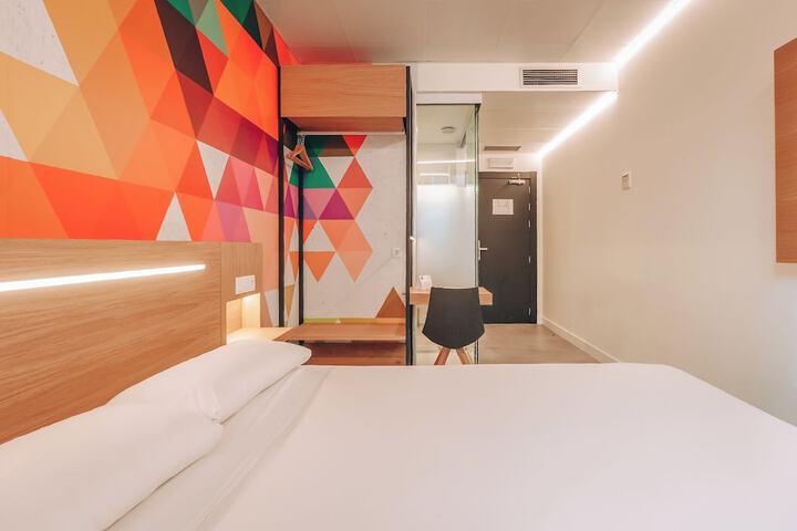 Room 13 of 49