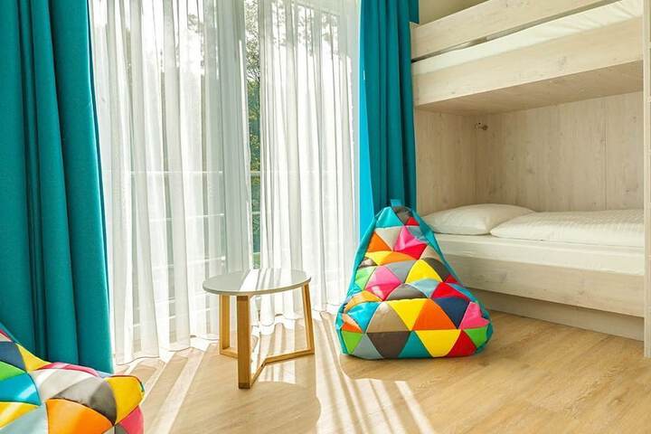 Room 7 of 27