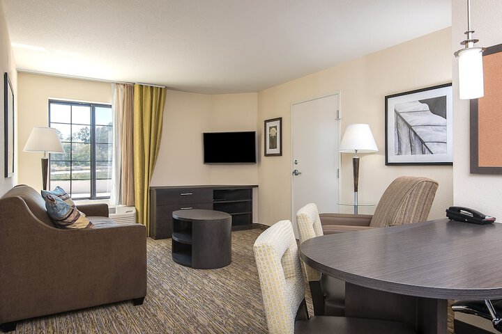 1 Queen Studio Suite (5 of 9)