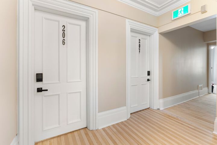 Room 11 of 83