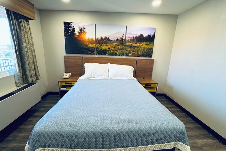 Room 11 of 38