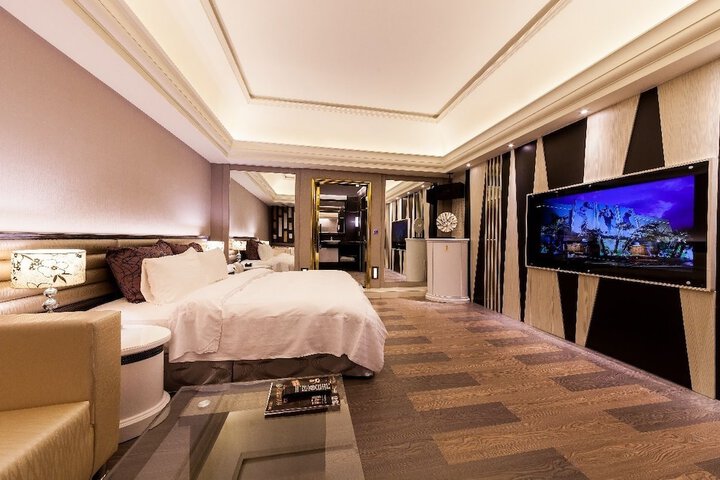 Room 77 of 216