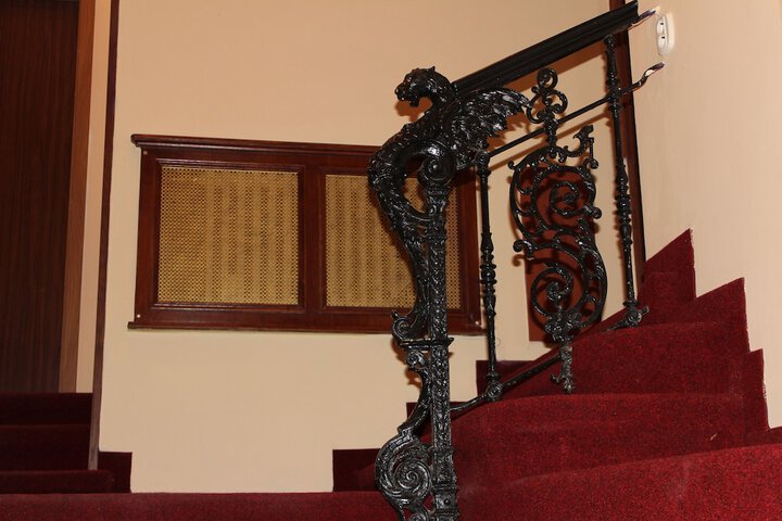 Hotel 2 of 106