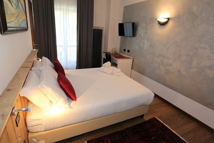 Room 9 of 51