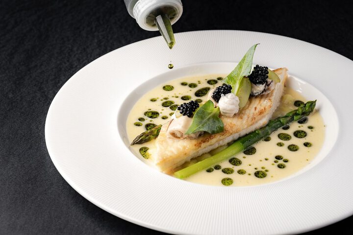 Dining 99 of 125