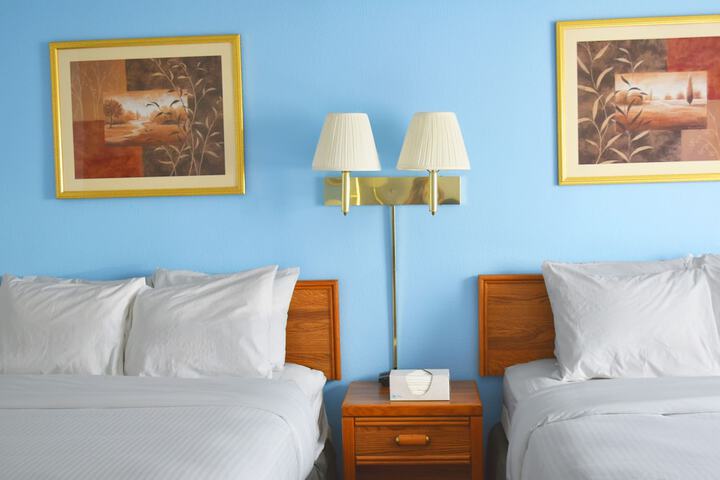 Room 13 of 33