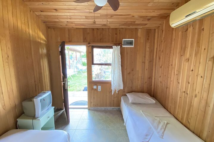 Room 4 of 23