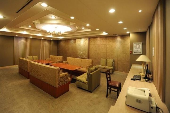 Business Center 7 of 34